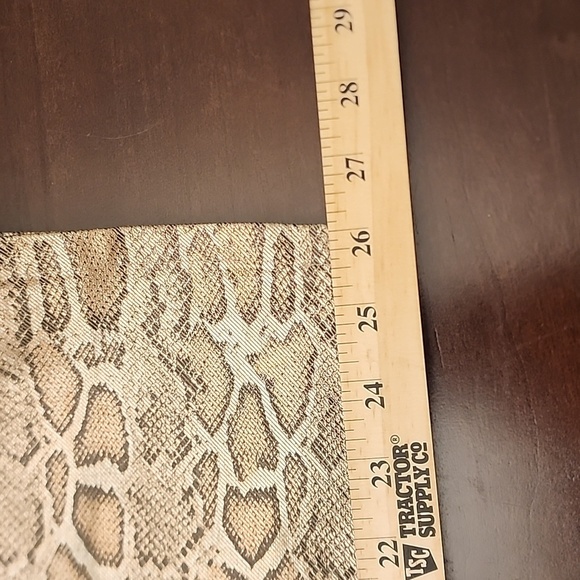 Chico's Platinum Metallic Snakeskin Regular Slim Leg Pants Size 2 - Picture 7 of 7